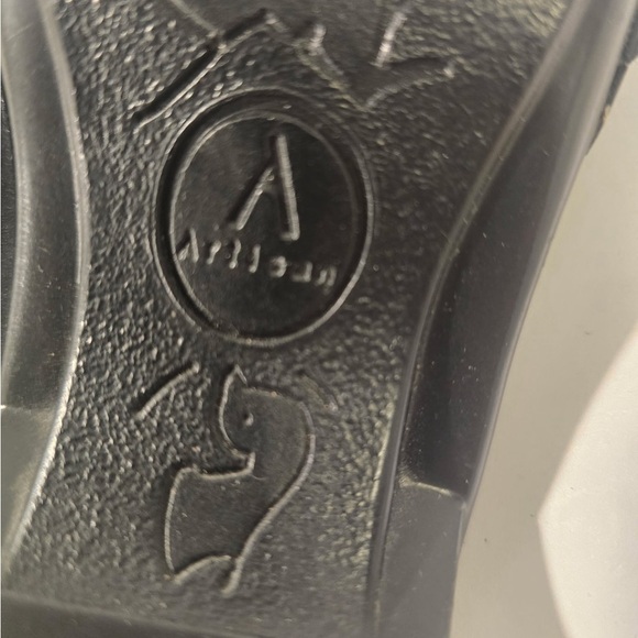 Clark Artisan Collection Woman’s Black Leather Mules Size 6.5 Clogs - Picture 7 of 9